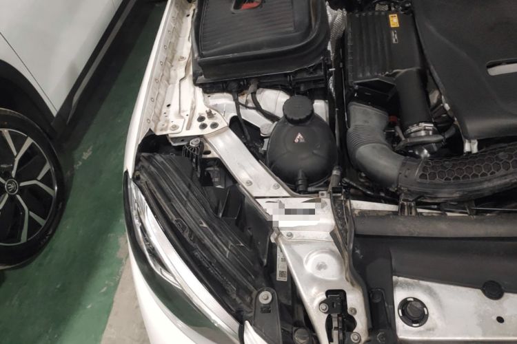 Used Mercedes-Benz GLC 2018 Facelift GLC 260 4MATIC Luxury Edition Engine Bay Right