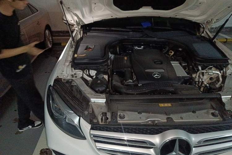 Used Mercedes-Benz GLC 2018 Facelift GLC 260 4MATIC Luxury Edition Engine Bay Right