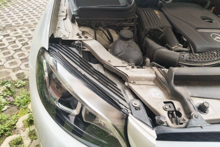 Used Mercedes-Benz GLC 2018 Facelift GLC 260 4MATIC Luxury Edition Engine Bay Right