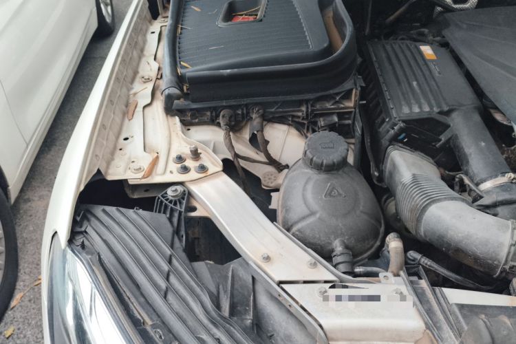Used Mercedes-Benz GLC 2018 GLC 260 4MATIC Luxury Model Engine Bay Right