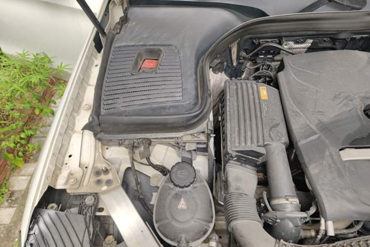 Used Mercedes-Benz GLC 2018 Facelifted GLC 260 4MATIC Dynamic Edition Engine Bay Right