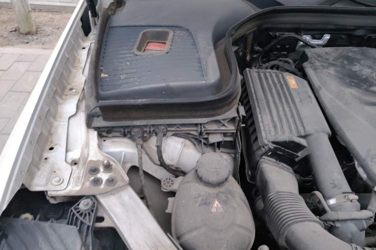 Used Mercedes-Benz GLC 2018 Facelift GLC 260 4MATIC Luxury Edition Engine Bay Right