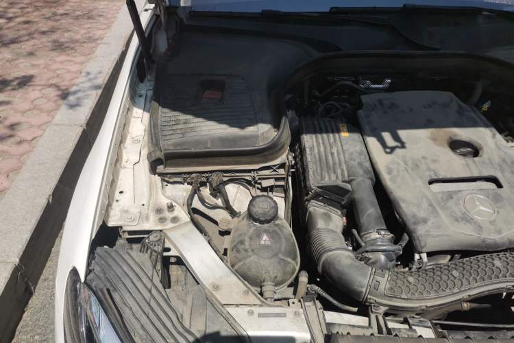 Used Mercedes-Benz GLC 2018 Facelift GLC 260 4MATIC Luxury Edition Engine Bay Right