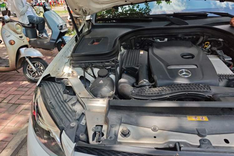 Used Mercedes-Benz GLC 2018 GLC 260 4MATIC Luxury Model Engine Bay Right