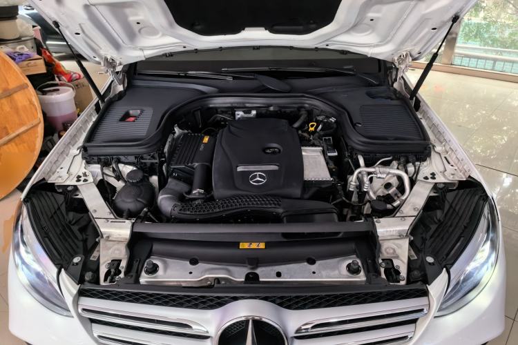 Used Mercedes-Benz GLC 2018 GLC 260 4MATIC Dynamic Edition Engine Bay