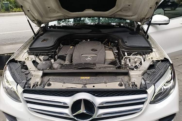 Used Mercedes-Benz GLC 2018 GLC 260 4MATIC Luxury Model Engine Bay