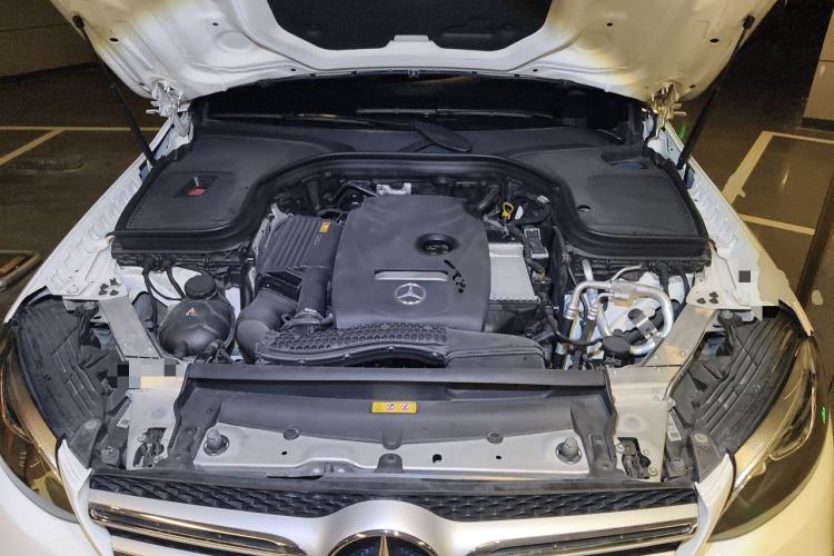 Used Mercedes-Benz GLC 2018 GLC 260 4MATIC Luxury Model Engine Bay