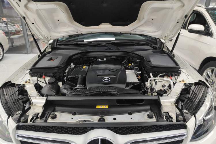 Used Mercedes-Benz GLC 2018 GLC 260 4MATIC Luxury Model Engine Bay