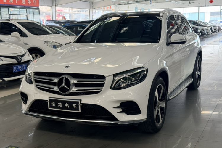 Used Mercedes-Benz GLC 2018 Facelift GLC 260 4MATIC Luxury Edition Exterior 1