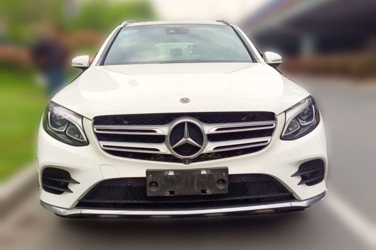 Used Mercedes-Benz GLC 2018 Facelift GLC 260 4MATIC Luxury Edition Exterior 1