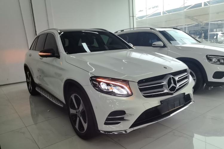 Used Mercedes-Benz GLC 2018 GLC 260 4MATIC Luxury Model Exterior 1