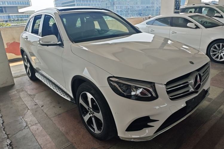 Used Mercedes-Benz GLC 2018 Facelift GLC 260 4MATIC Luxury Edition Exterior 1
