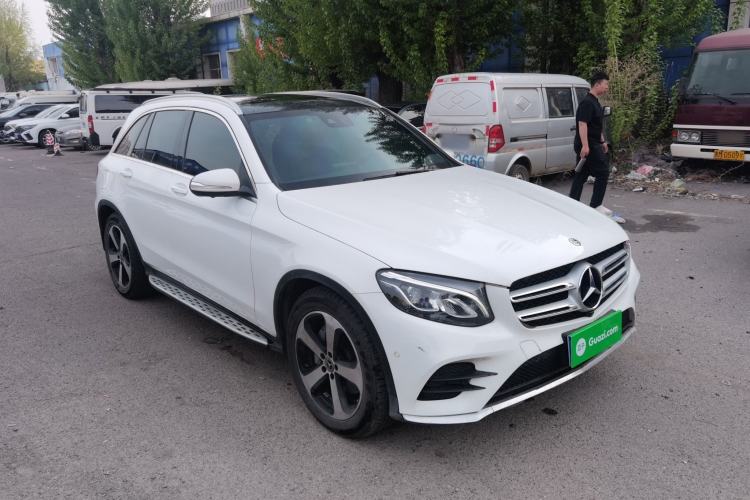 Used Mercedes-Benz GLC 2018 Facelift GLC 260 4MATIC Luxury Edition Exterior 1