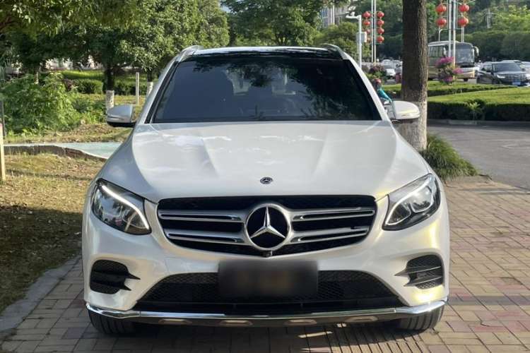 Used Mercedes-Benz GLC 2018 GLC 260 4MATIC Luxury Model Exterior 1