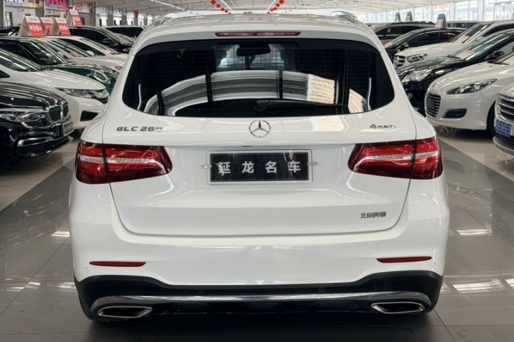 Used Mercedes-Benz GLC 2018 Facelift GLC 260 4MATIC Luxury Edition Exterior 2