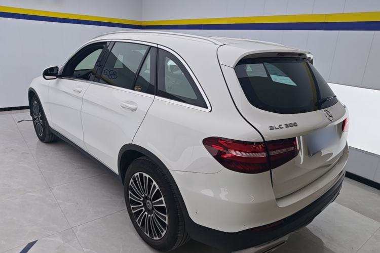 Used Mercedes-Benz GLC 2018 Facelift GLC 200 4MATIC Exterior 2