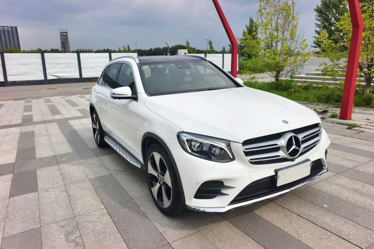 Used Mercedes-Benz GLC 2018 GLC 300 4MATIC Sport Edition Exterior 2