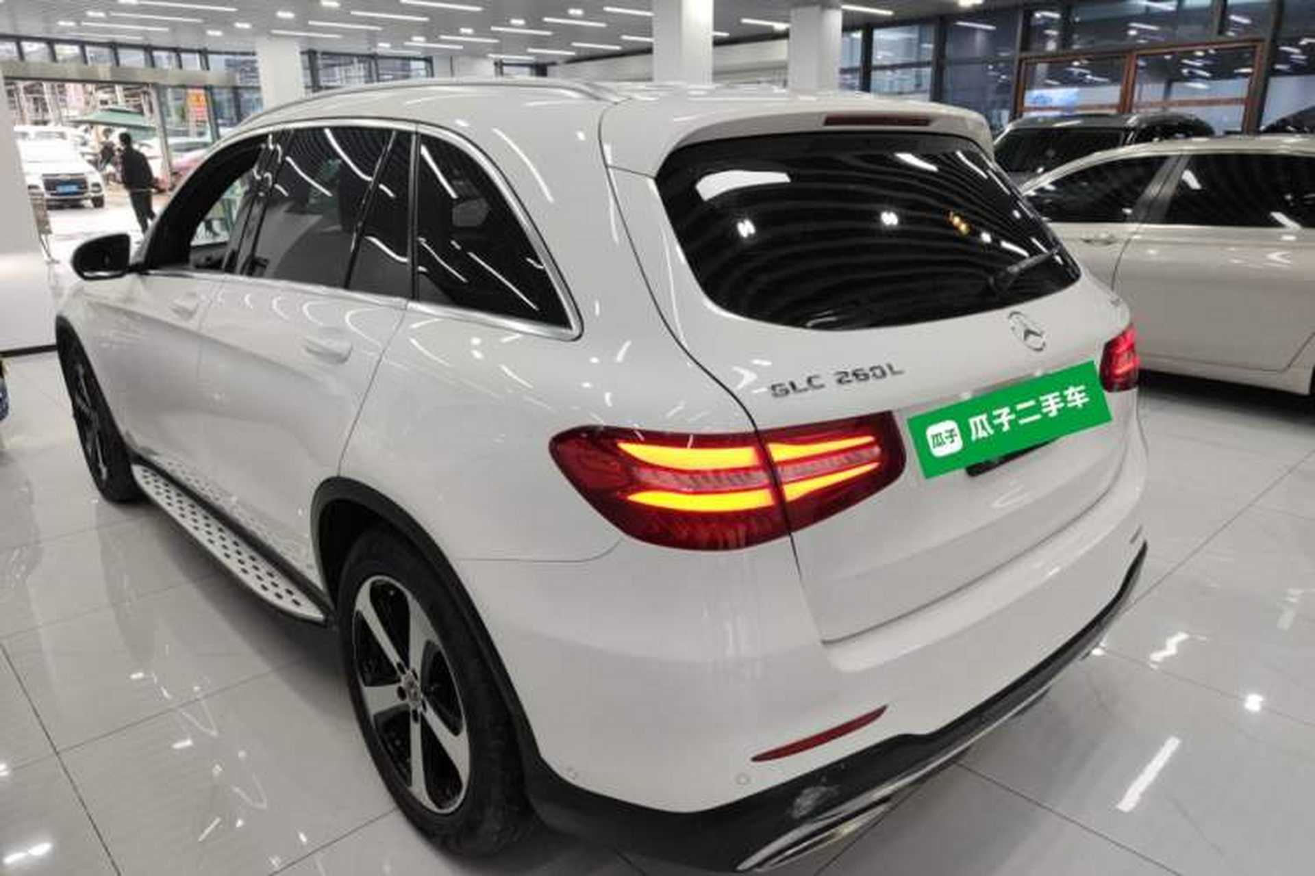Used Mercedes-Benz GLC 2018 GLC 260 4MATIC Luxury Model Exterior 2
