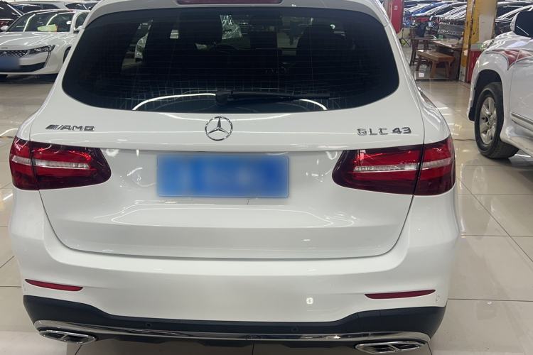 Used Mercedes-Benz GLC 2018 Refreshed GLC 300 4MATIC Dynamic Edition Exterior 3