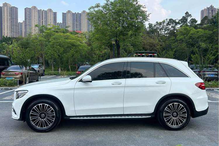 Used Mercedes-Benz GLC 2018 GLC 260 4MATIC Dynamic Edition Exterior 4