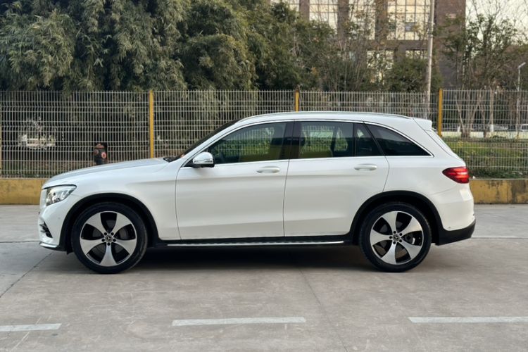 Used Mercedes-Benz GLC 2018 GLC 300 4MATIC Sport Edition Exterior 4