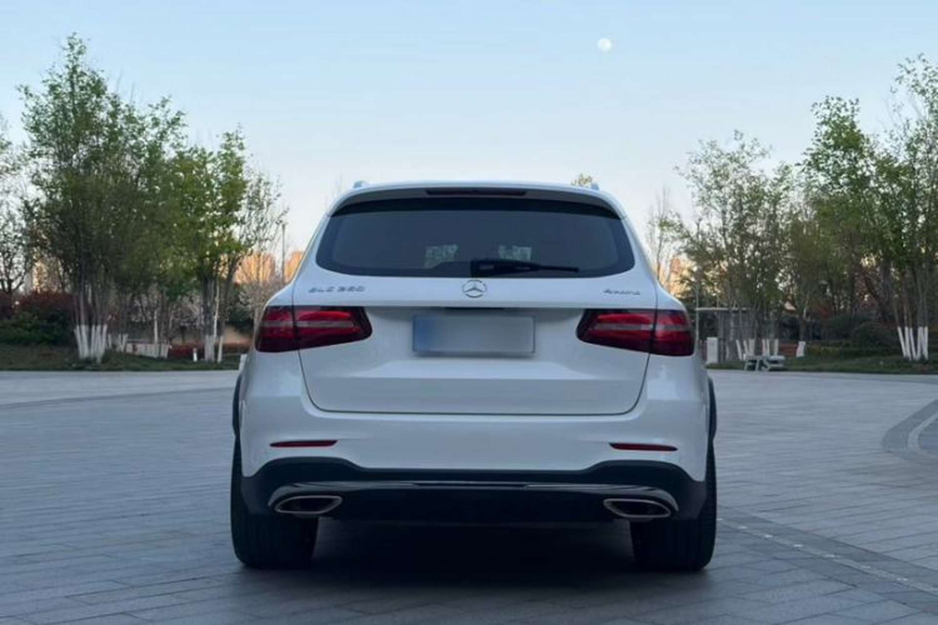 Used Mercedes-Benz GLC 2018 Facelift GLC 260 4MATIC Luxury Edition Exterior 4