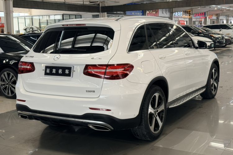 Used Mercedes-Benz GLC 2018 Facelift GLC 260 4MATIC Luxury Edition Exterior 4
