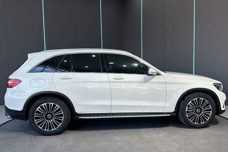 Used Mercedes-Benz GLC 2018 GLC 200 4MATIC Exterior 4