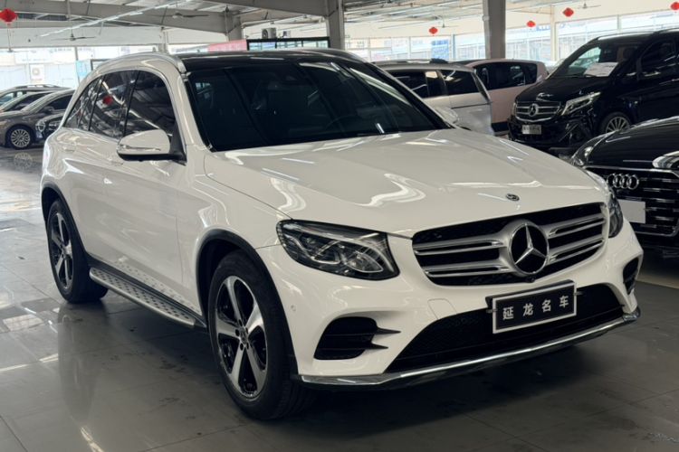 Used Mercedes-Benz GLC 2018 Facelift GLC 260 4MATIC Luxury Edition Exterior 5