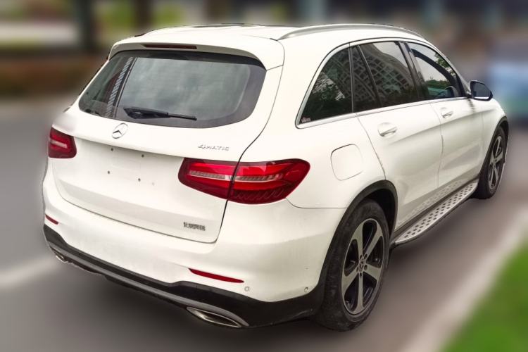 Used Mercedes-Benz GLC 2018 Facelift GLC 260 4MATIC Luxury Edition Exterior 5