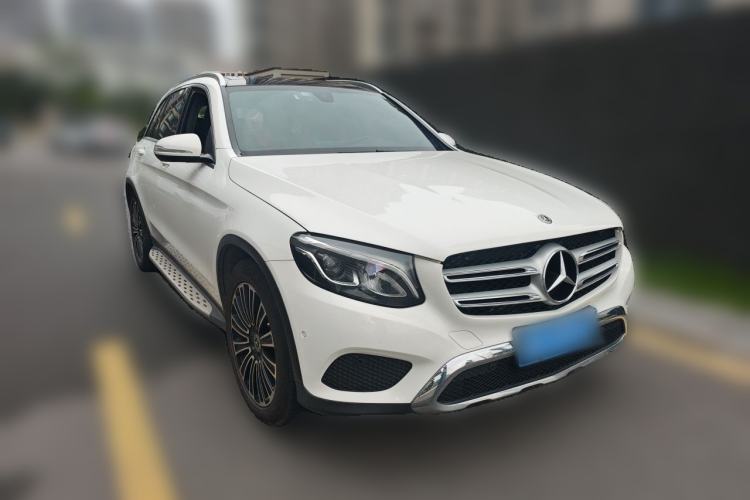 Used Mercedes-Benz GLC 2018 Facelift GLC 200 4MATIC Front Right 45 Deg