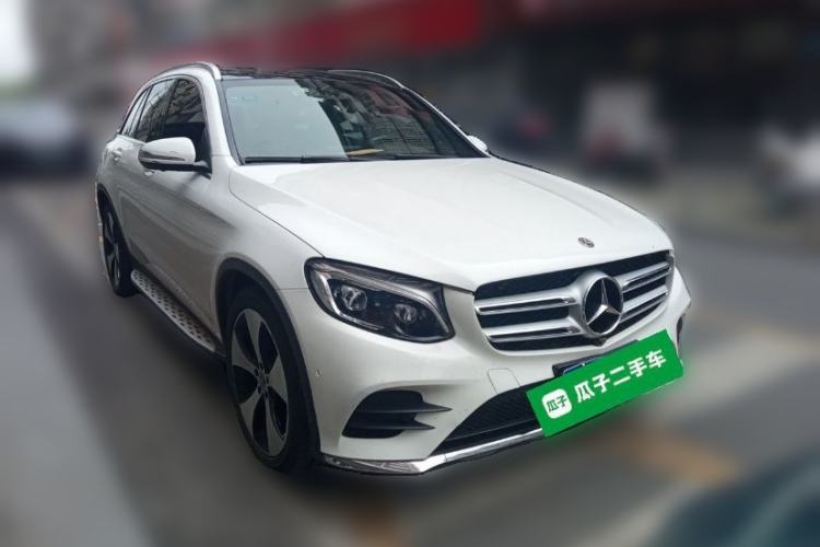 Used Mercedes-Benz GLC 2018 Refreshed GLC 300 4MATIC Dynamic Edition Front Right 45 Deg