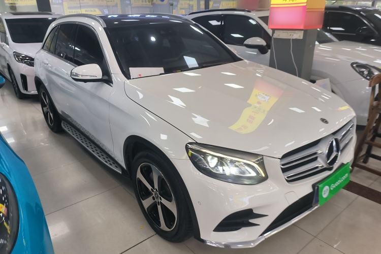 Used Mercedes-Benz GLC 2018 Facelift GLC 260 4MATIC Luxury Edition Front Right 45 Deg