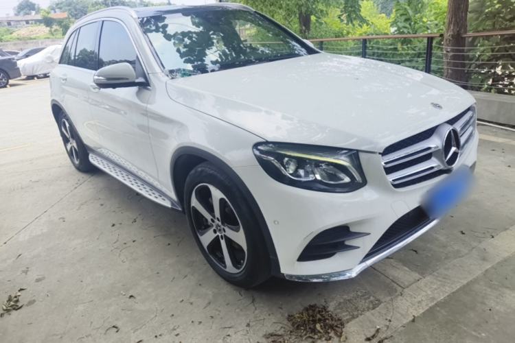 Used Mercedes-Benz GLC 2018 Facelift GLC 260 4MATIC Luxury Edition Front Right 45 Deg