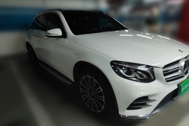 Used Mercedes-Benz GLC 2018 GLC 260 4MATIC Dynamic Edition Front Right 45 Deg