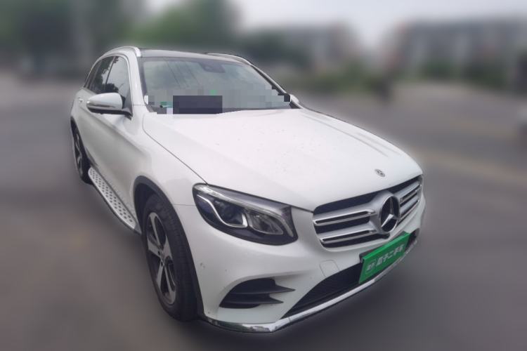 Used Mercedes-Benz GLC 2018 Facelift GLC 260 4MATIC Luxury Edition Front Right 45 Deg