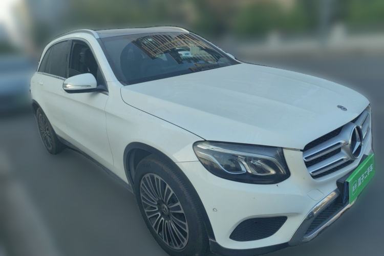 Used Mercedes-Benz GLC 2018 Facelift GLC 200 4MATIC Front Right 45 Deg