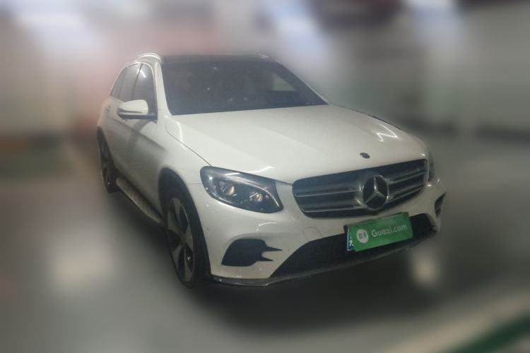 Used Mercedes-Benz GLC 2018 Refreshed GLC 300 4MATIC Dynamic Edition Front Right 45 Deg