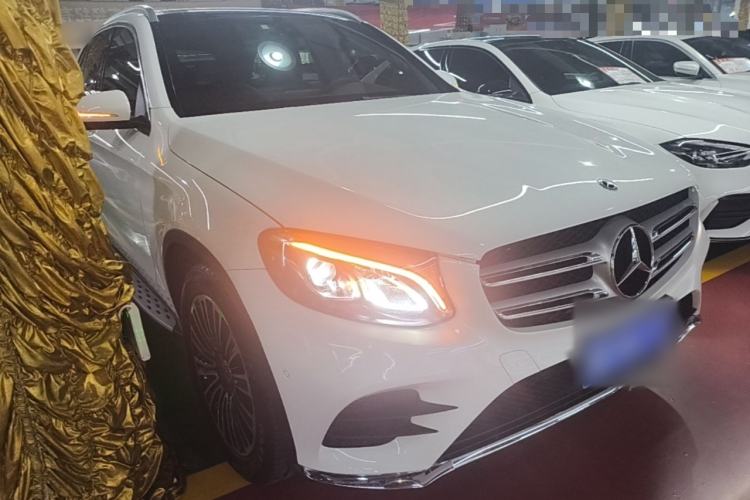 Used Mercedes-Benz GLC 2018 Facelifted GLC 260 4MATIC Dynamic Edition Front Right 45 Deg