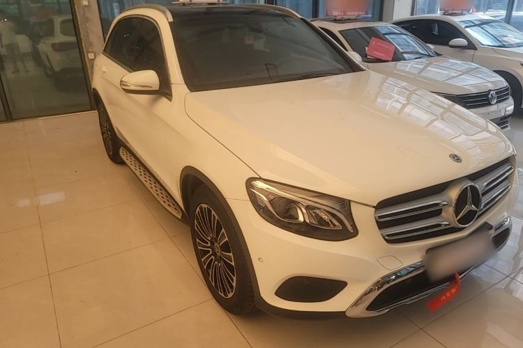 Used Mercedes-Benz GLC 2018 Facelift GLC 200 4MATIC Front Right 45 Deg