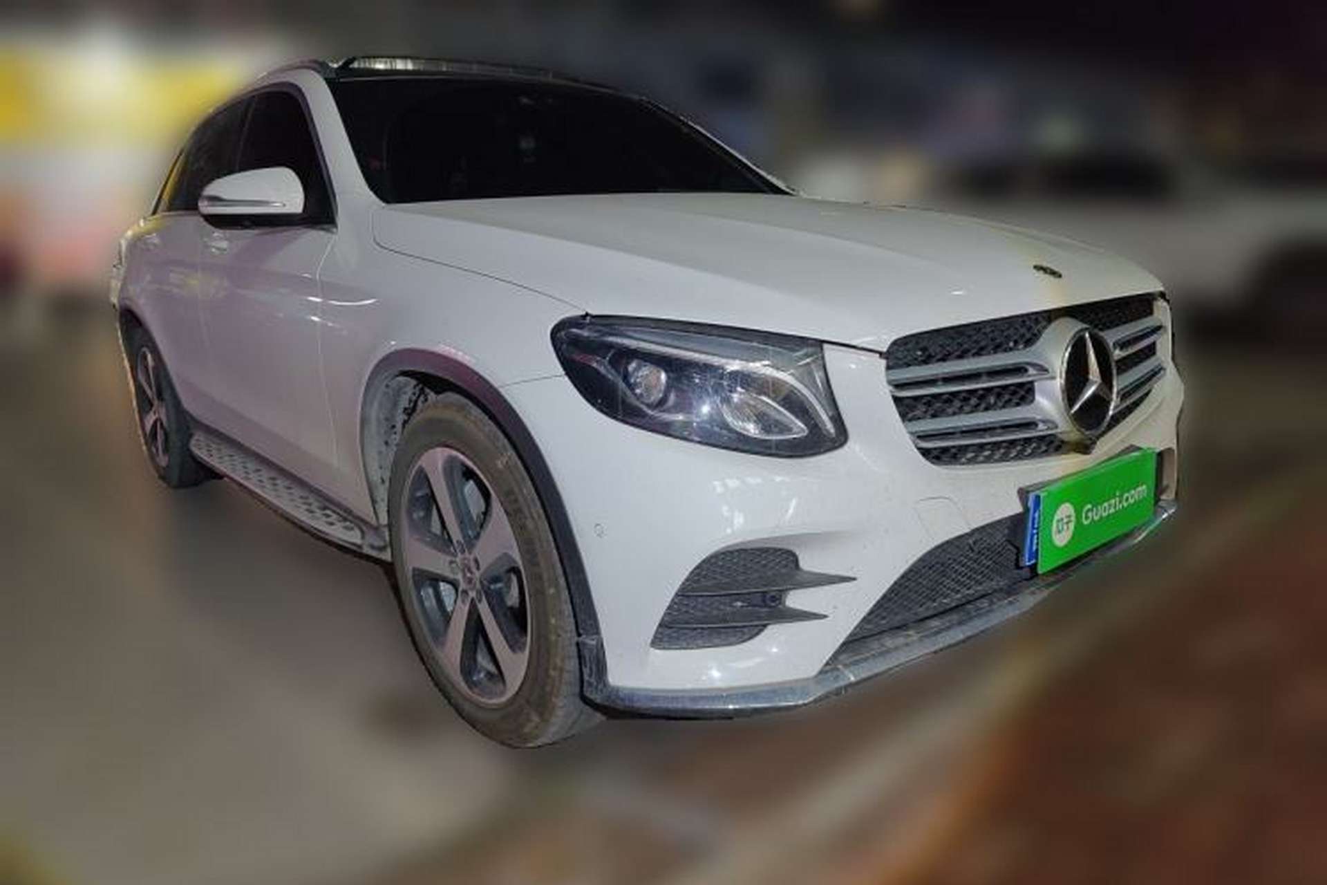 Used Mercedes-Benz GLC 2018 GLC 260 4MATIC Luxury Model Front Right 45 Deg