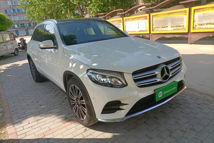 Used Mercedes-Benz GLC 2018 Facelifted GLC 260 4MATIC Dynamic Edition Front Right 45 Deg