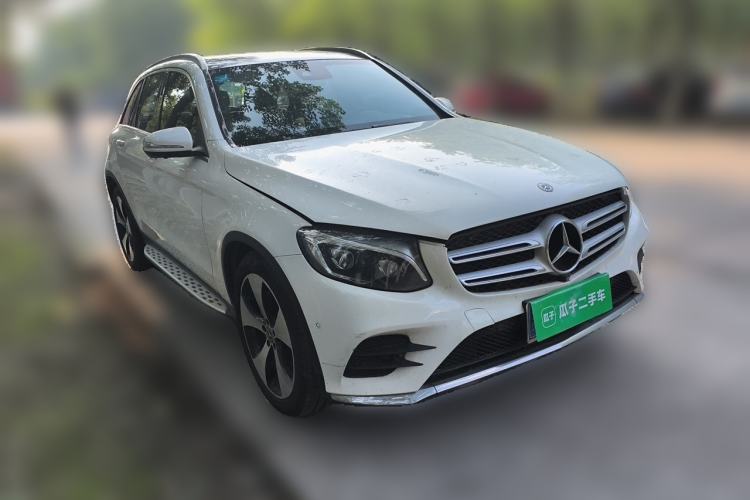 Used Mercedes-Benz GLC 2018 GLC 300 4MATIC Sport Edition Front Right 45 Deg