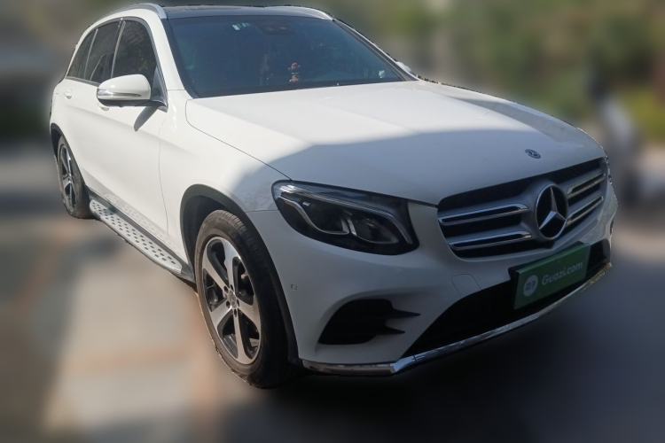 Used Mercedes-Benz GLC 2018 Facelift GLC 260 4MATIC Luxury Edition Front Right 45 Deg