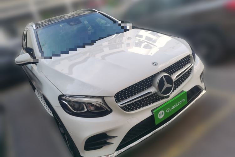 Used Mercedes-Benz GLC 2018 GLC 260 4MATIC Luxury Model Front Right 45 Deg