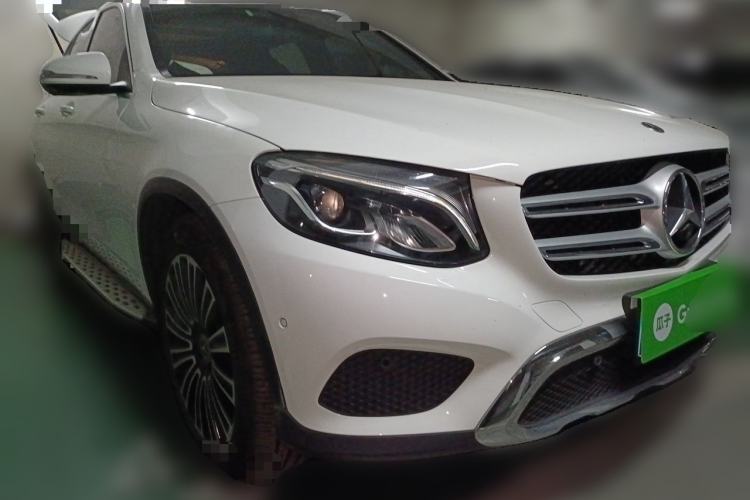 Used Mercedes-Benz GLC 2018 Facelift GLC 200 4MATIC Front Right 45 Deg