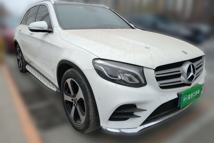 Used Mercedes-Benz GLC 2018 Facelift GLC 260 4MATIC Luxury Edition Front Right 45 Deg