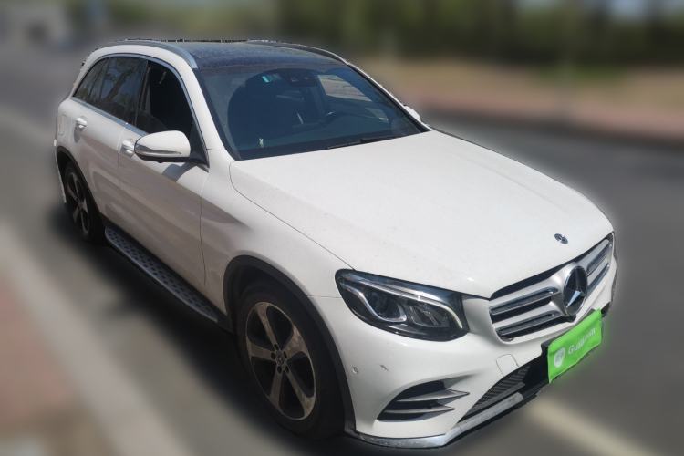 Used Mercedes-Benz GLC 2018 Facelift GLC 260 4MATIC Luxury Edition Front Right 45 Deg