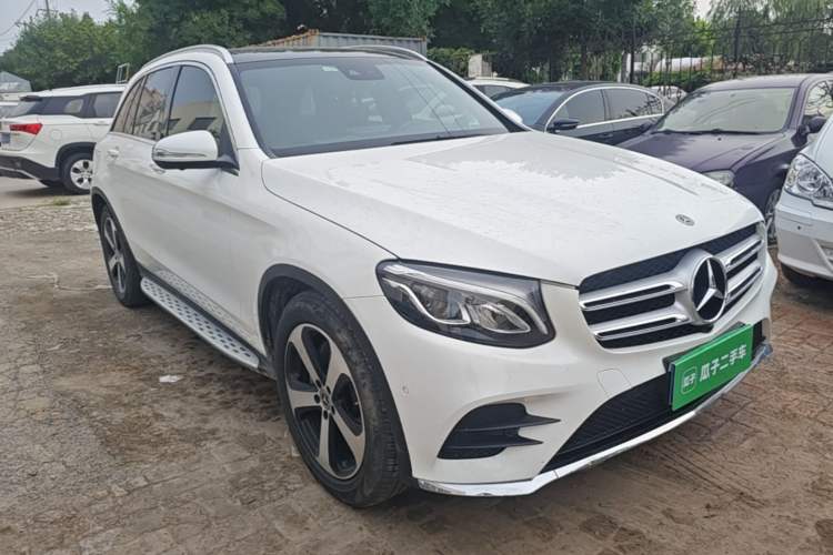 Used Mercedes-Benz GLC 2018 Facelift GLC 260 4MATIC Luxury Edition Front Right 45 Deg