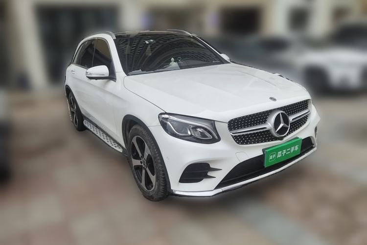 Used Mercedes-Benz GLC 2018 Facelift GLC 260 4MATIC Luxury Edition Front Right 45 Deg